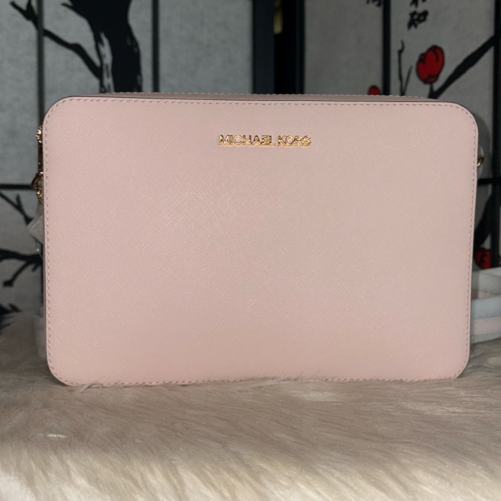 Michael Kors JET SET ITEM Lg Crossbody/JET SET TRAVEL Lg 3Qtr Zip Wallet 2pc Set - Picture 2 of 7